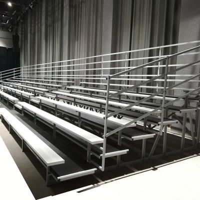 Goede prijs Demonteren Bleachers van het gymnastiek Openluchtmetaal, Draagbare Gymnastiekbleachers met Omheining online