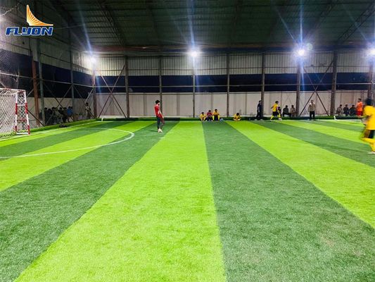 Goede prijs 25m × 4m per het Kunstmatige Gras van de Broodjesvoetbal, het Donkergroene Synthetische Gras van het Voetbalgebied online