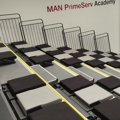 Goede prijs Het intrekbare Telescopische Gymnastiekbleachers Achter Vouwen voor Concertzaal online