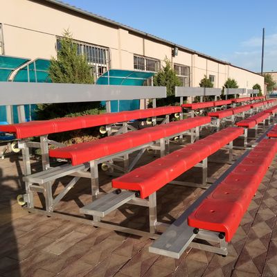 Goede prijs Draagbaar Bleachers van het Stadion Openluchtmetaal Aluminiummateriaal met Plastic Zetels online