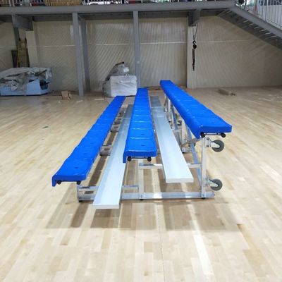 Goede prijs Bleachers van het aluminium Openluchtmetaal 3 Rijen met Zetels voor Speelplaats Opleidingsgebied online