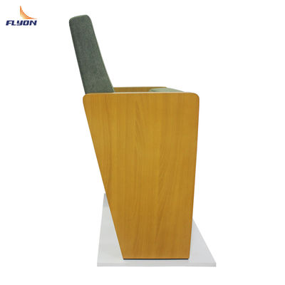 Comfortabele stoffen moderne theaterstoelen voor schoolaula of bioscoop